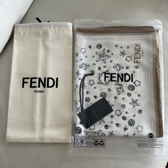 NWT Fendi Scarf 100% Silk Stars Beige Planets 100% Authentic 90 cm 90 cm - Picture 6 of 9